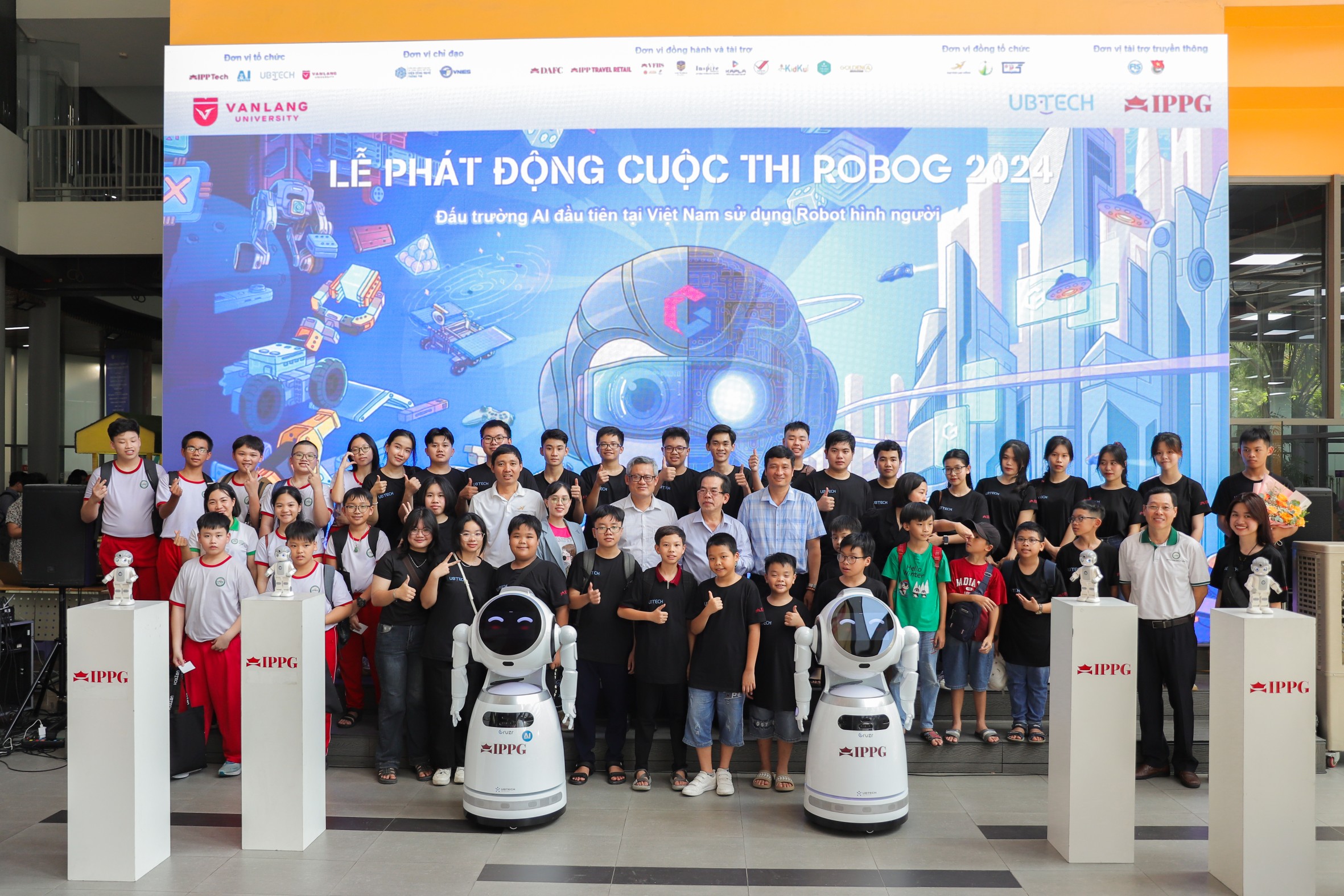  Hình ảnh các bạn học sinh, sinh viên tham gia lễ phát động cuộc thi ROBO G 2024 